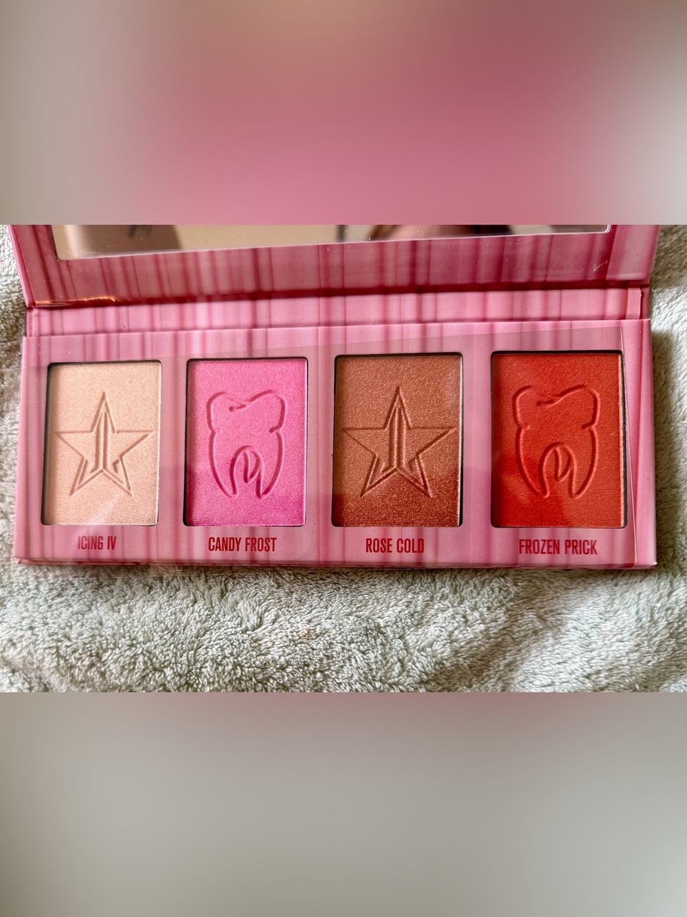 BNIB Jeffree Star Cosmetics Cavity Skin Frost Highlighter Palette